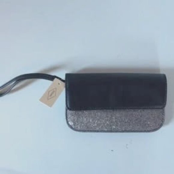 NWT Fossil Brand 'Sophia' Leather Wristlet / Phone Case - Picture 1 of 10